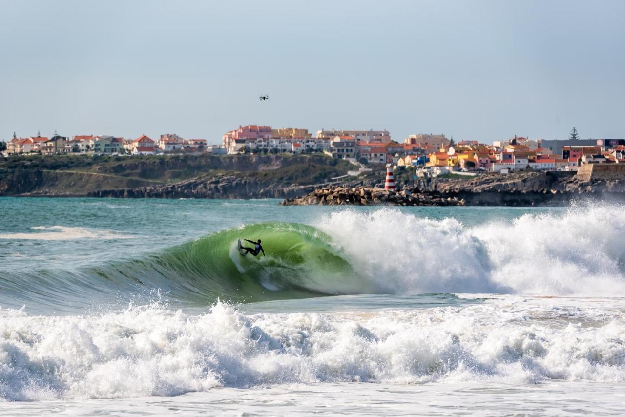 Surfness Lodge Baleal Bagian luar foto