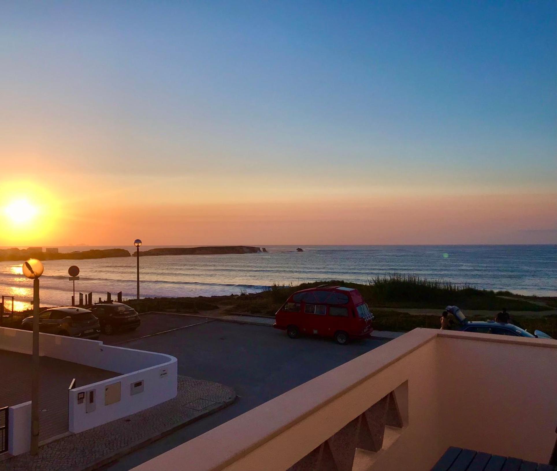 Surfness Lodge Baleal Bagian luar foto
