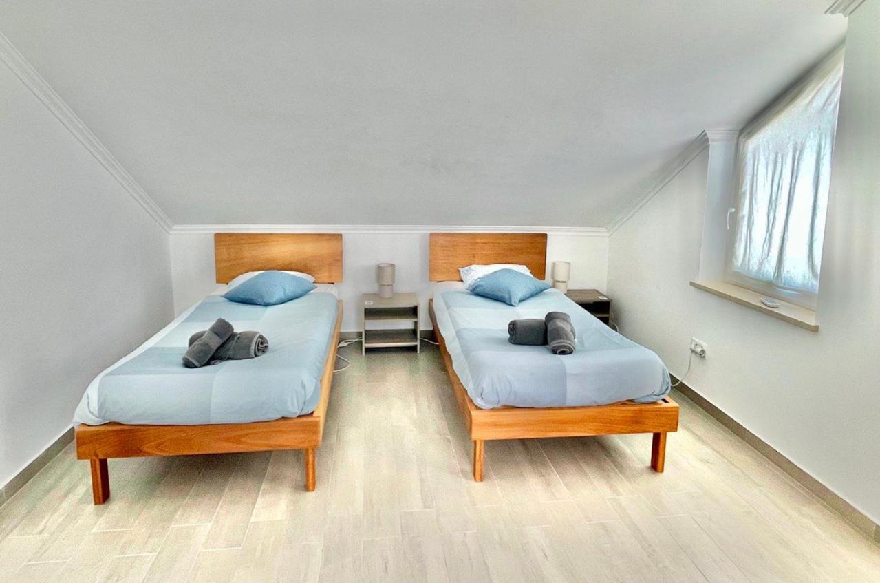 Surfness Lodge Baleal Bagian luar foto