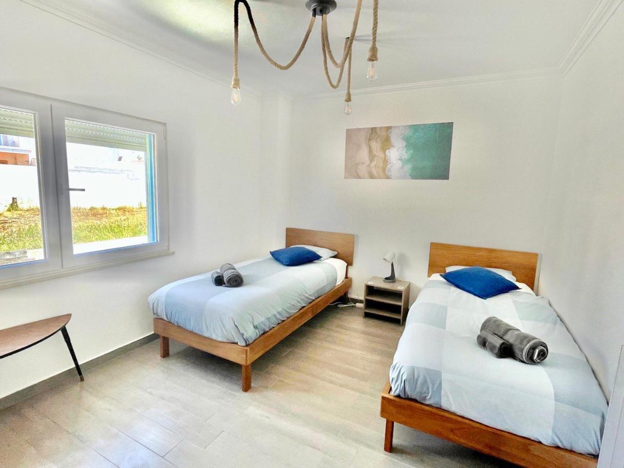 Surfness Lodge Baleal Bagian luar foto
