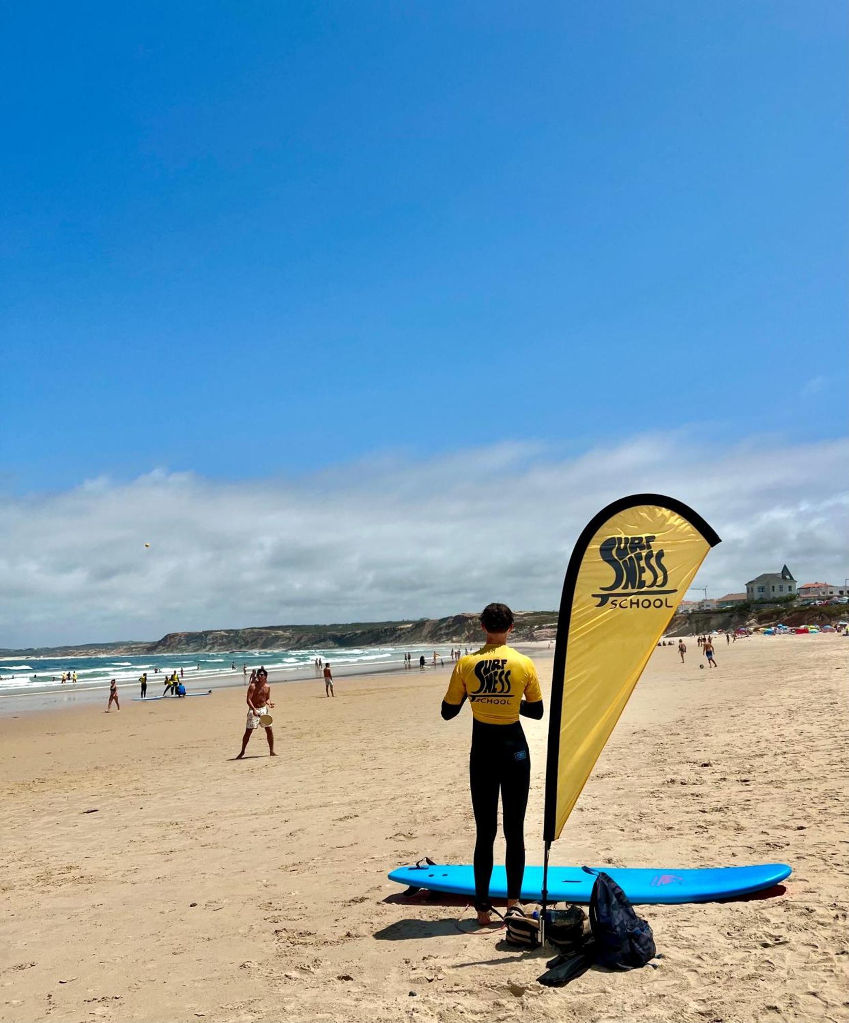 Surfness Lodge Baleal Bagian luar foto