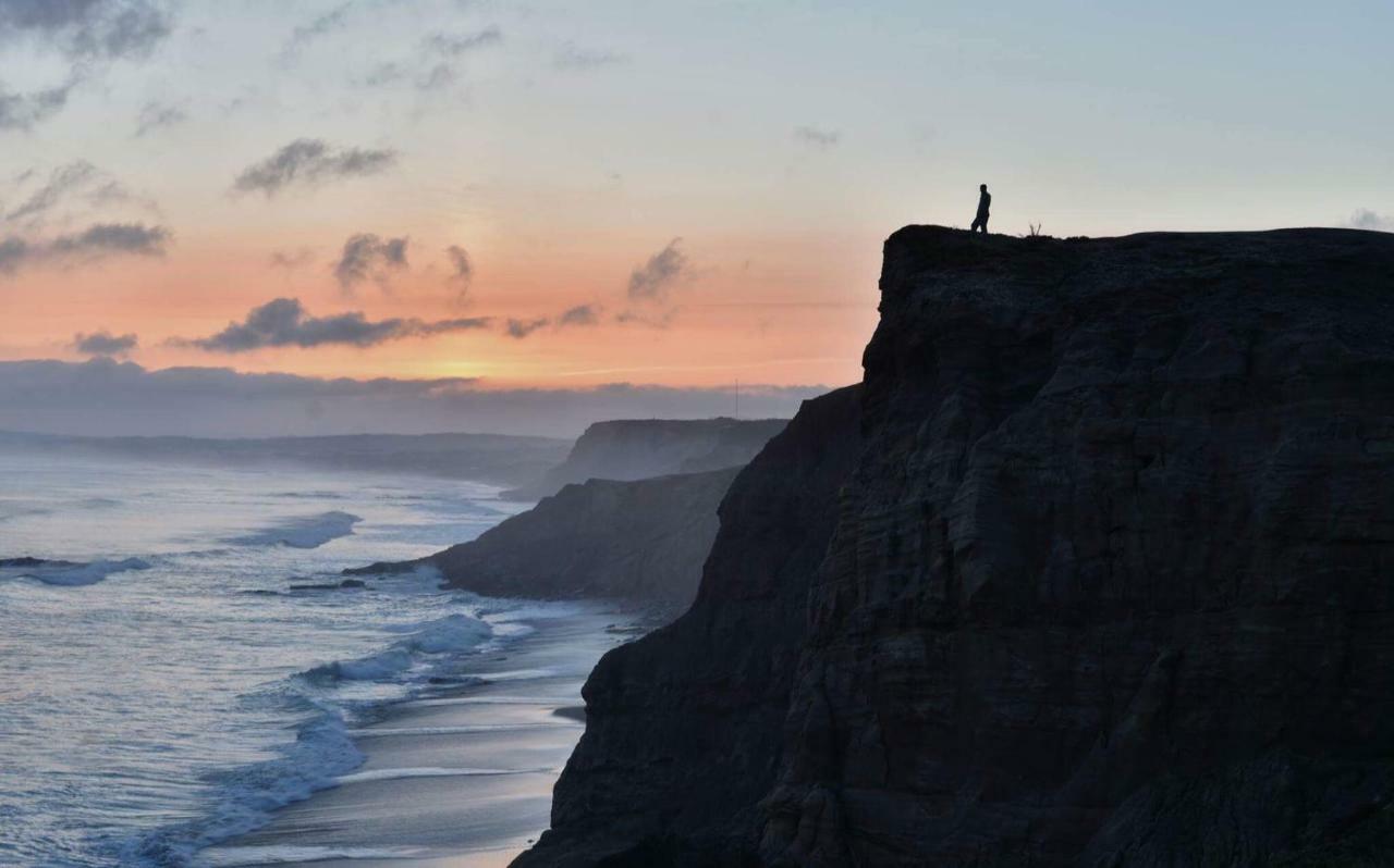 Surfness Lodge Baleal Bagian luar foto